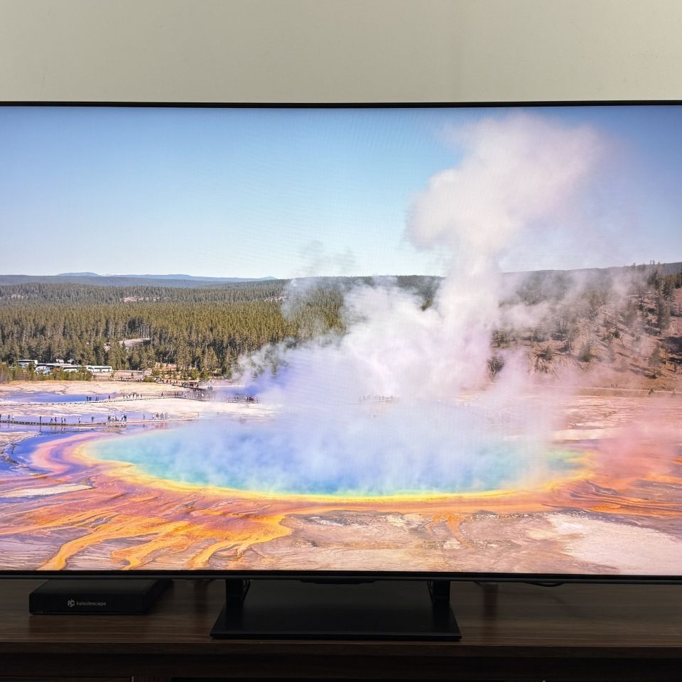 Hisense U75QG mini-LED TV