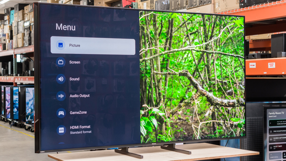 Hisense 110 UX TV