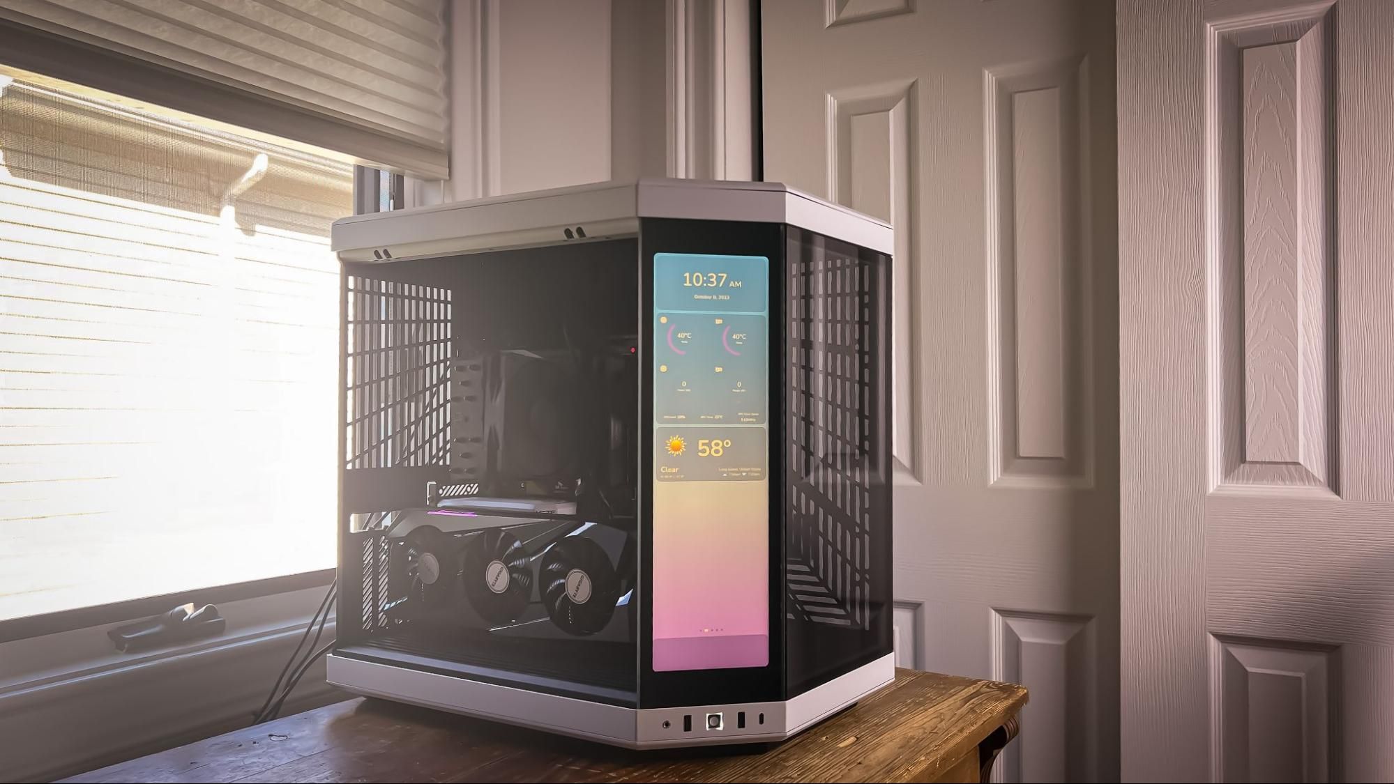 Hyte Y70 Touch PC Case