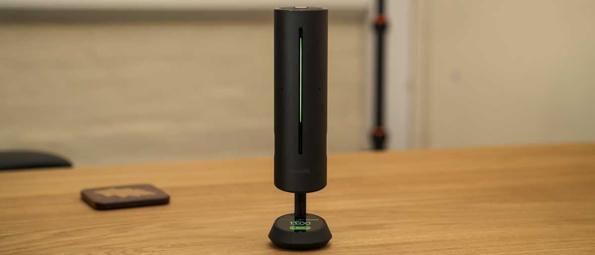 Insta360 Wave speakerphone