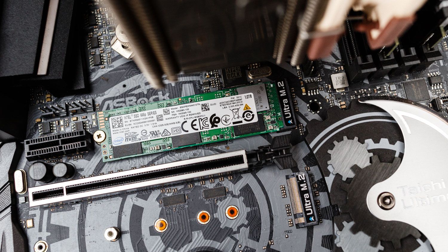 Intel SSD 665P M.2 NVMe SSD