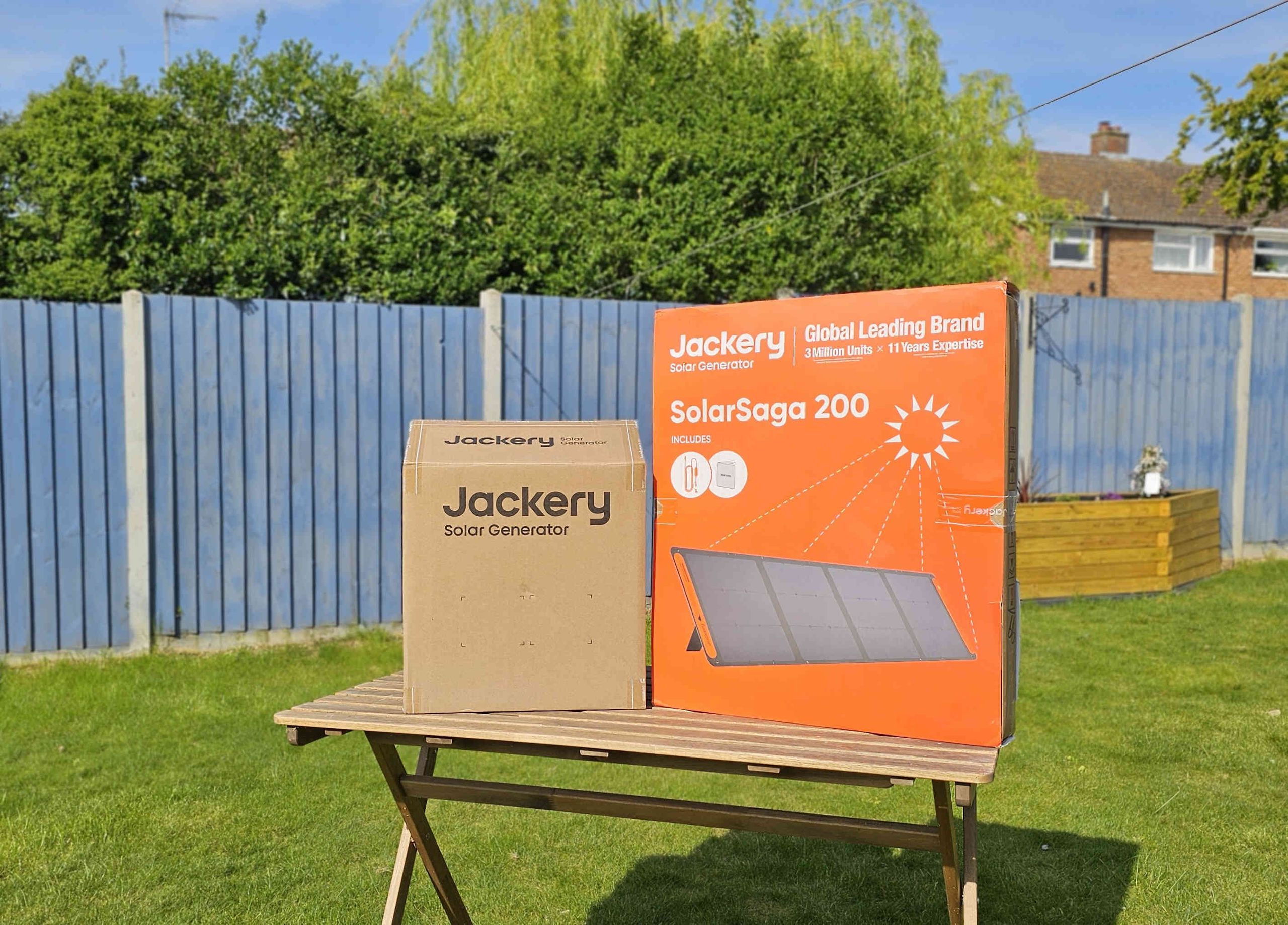 Jackery Solar Generator 2000 v2