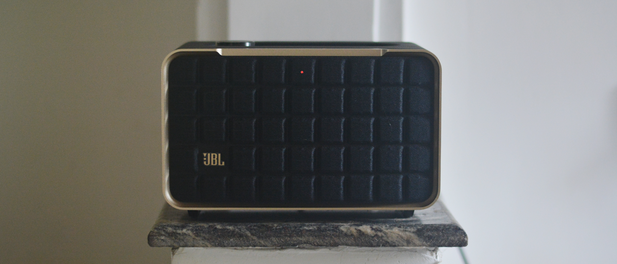 JBL Authentics 200