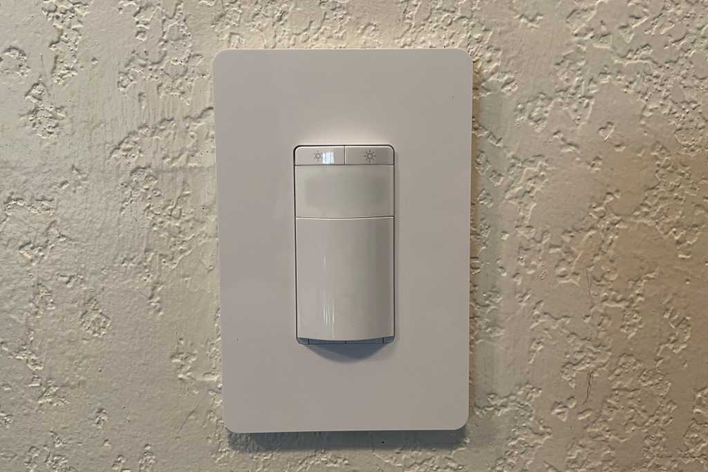 Kasa Smart Wi-Fi Dimmer Switch, Motion-Activated (model ES20M)