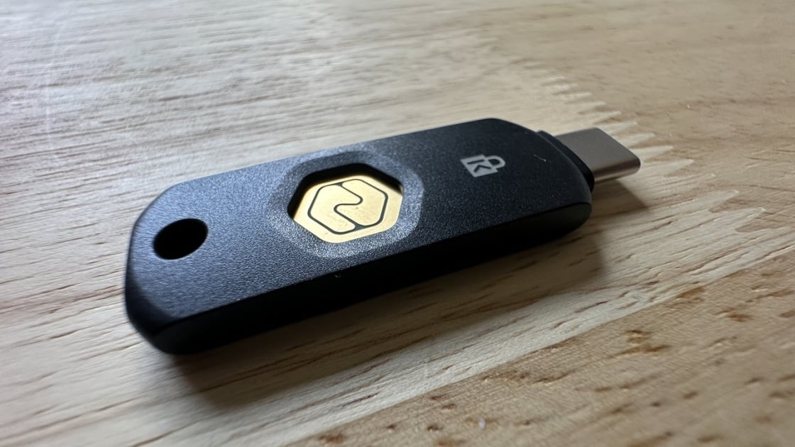 Kensington VeriMark NFC+ USB-C Security Key