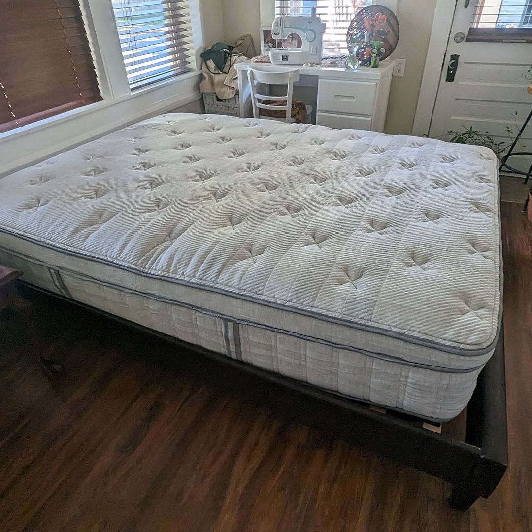 Leesa Oasis Chill Hybrid Mattress