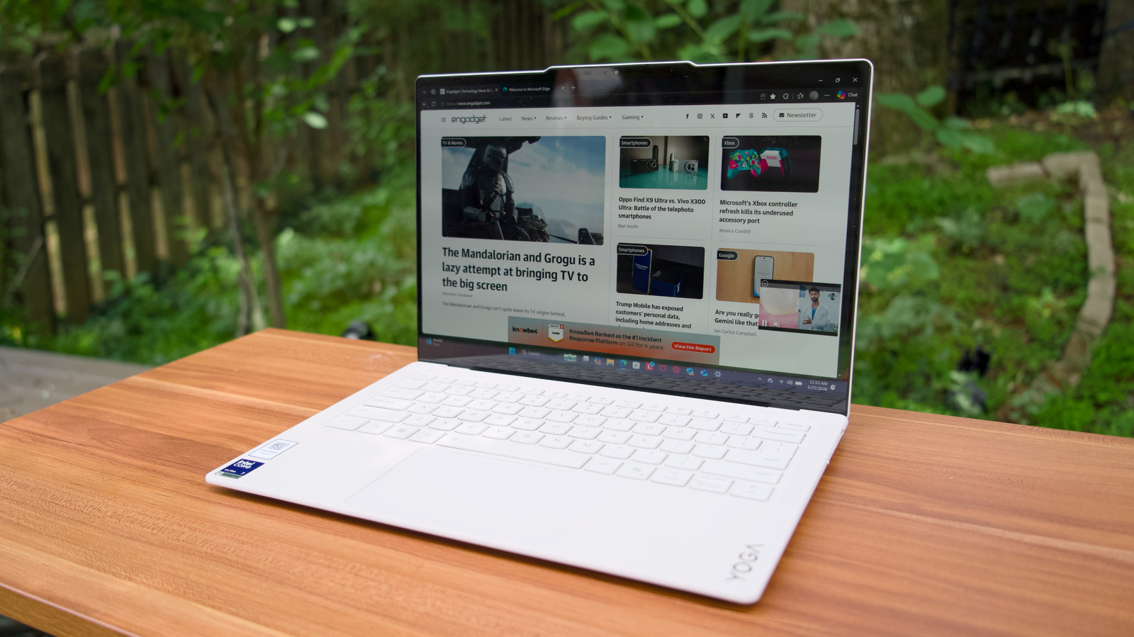 Lenovo Yoga Slim 7i Ultra Aura Edition