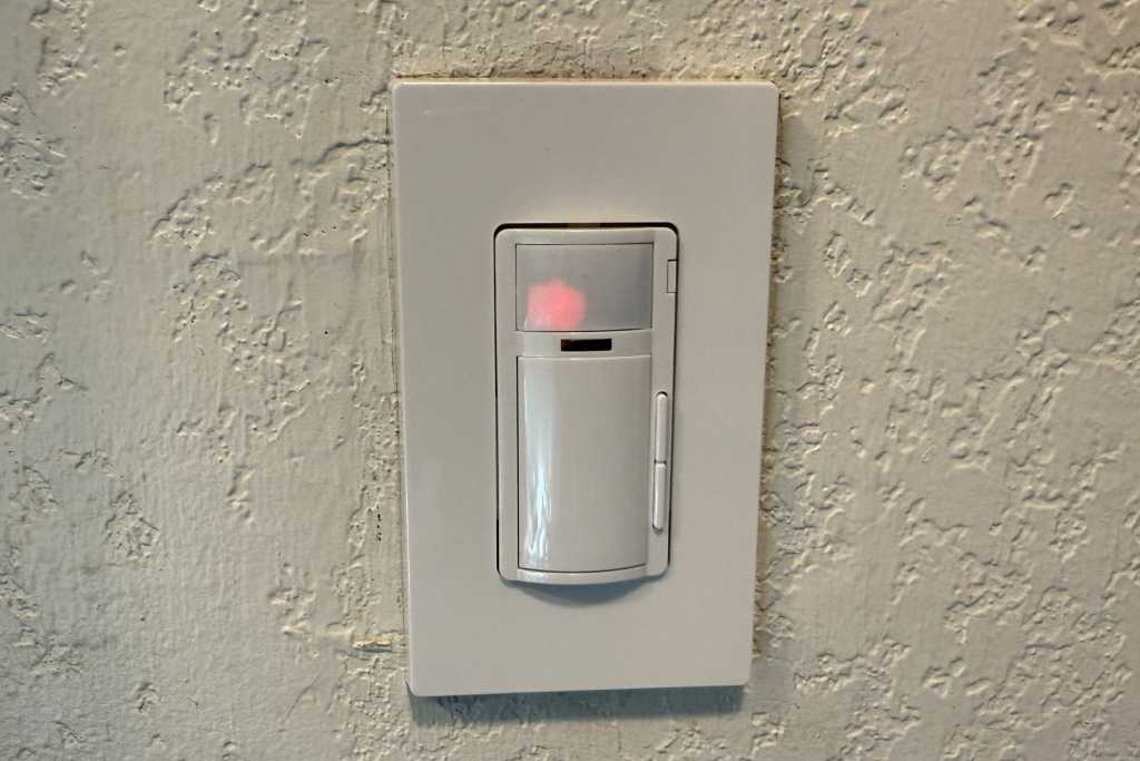 Leviton Decora Smart Motion Sensing Dimmer Model D2Msd