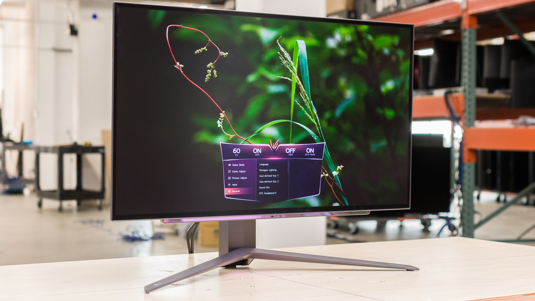 LG 27GR95QE-B