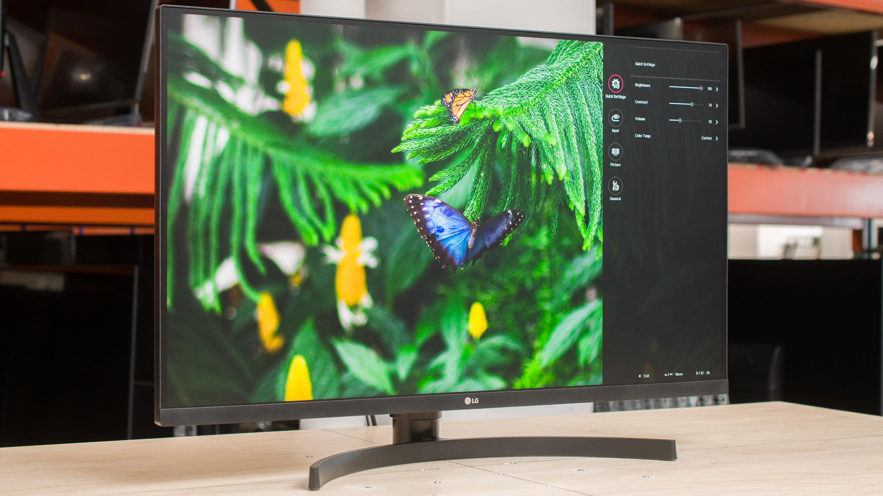 LG 32QN55T-B