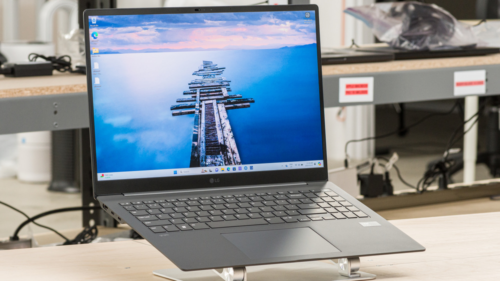 LG gram Pro 16 (2024)