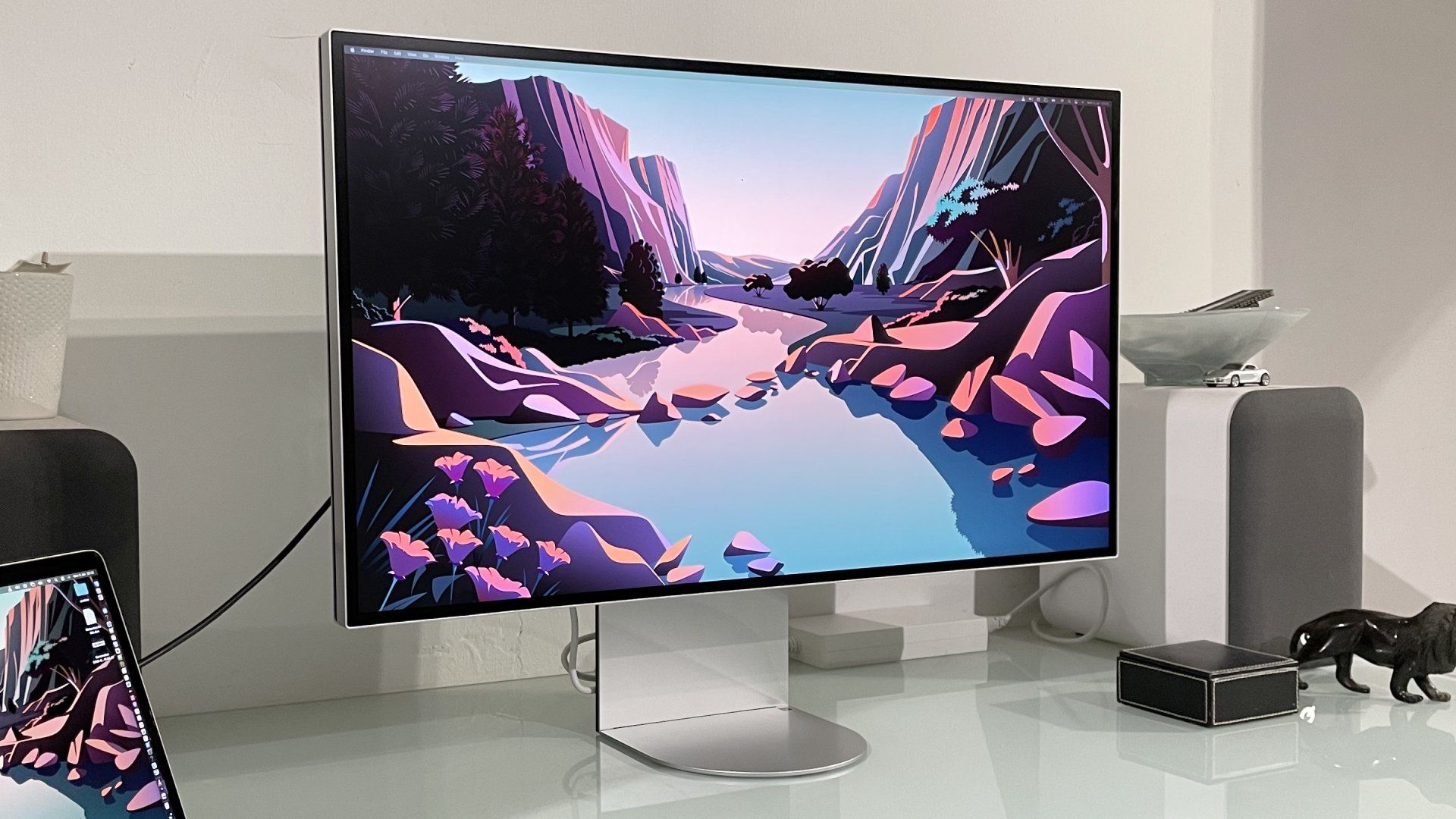 LG UltraFine 6K Evo 32U990A monitor