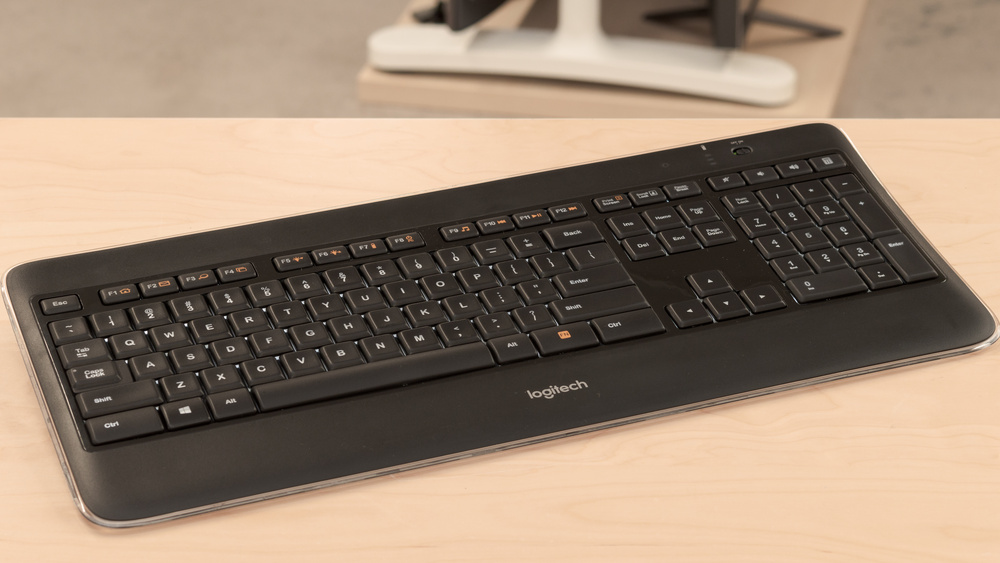 Logitech K800