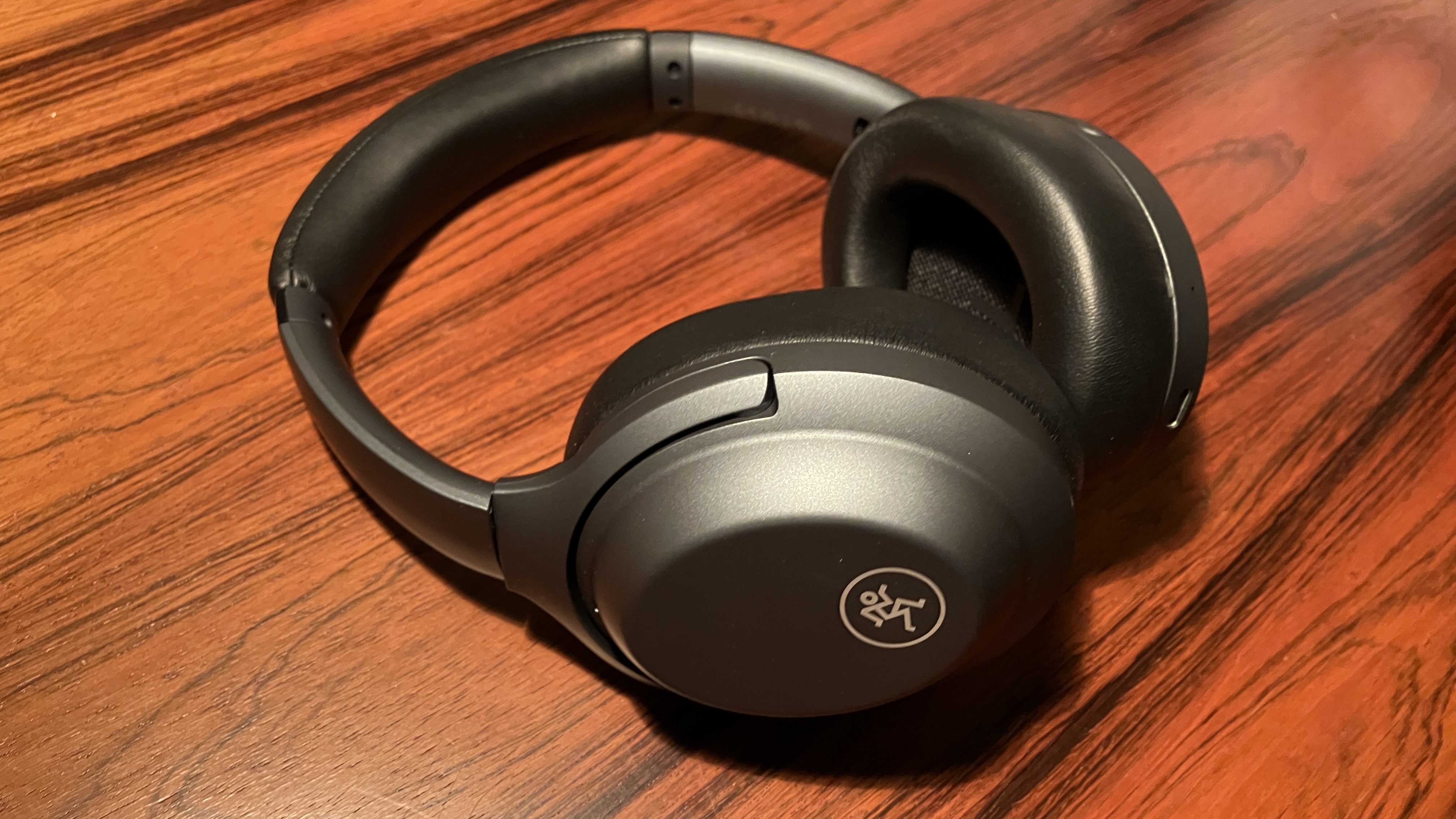 Mackie MC-60BT headphones