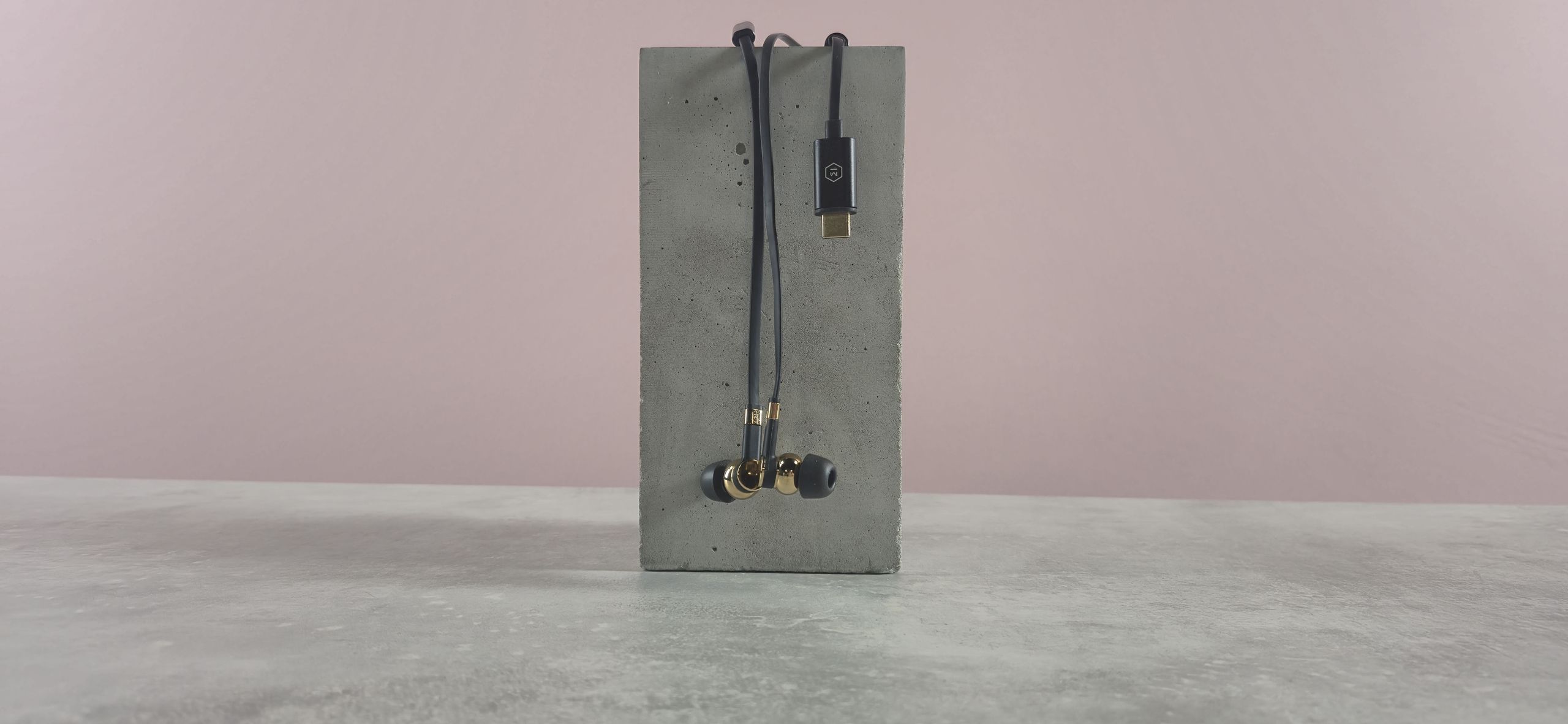 Master & Dynamic ME05 Earbuds