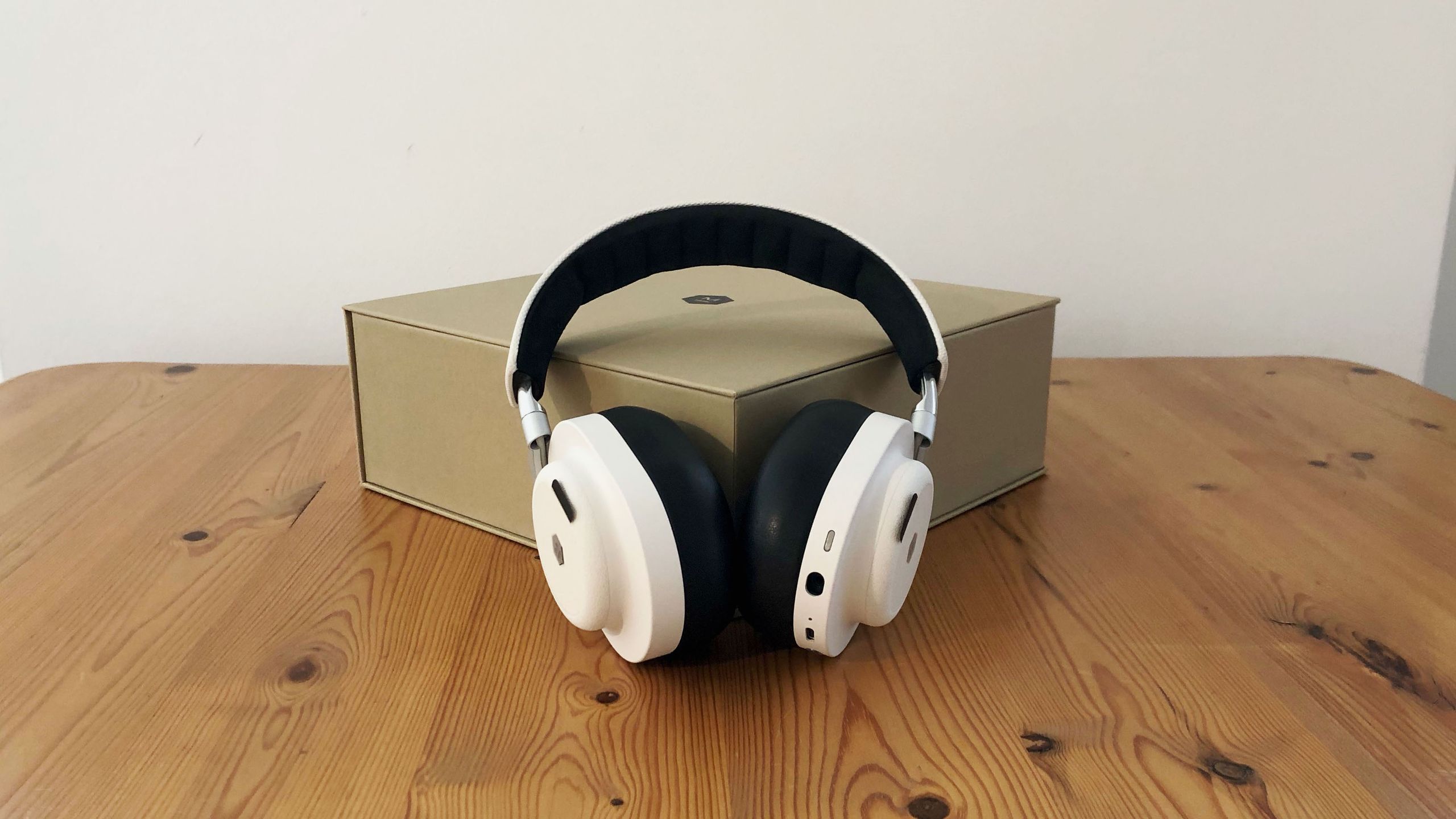 Master  Dynamic MG20 Wireless Gaming Headphones