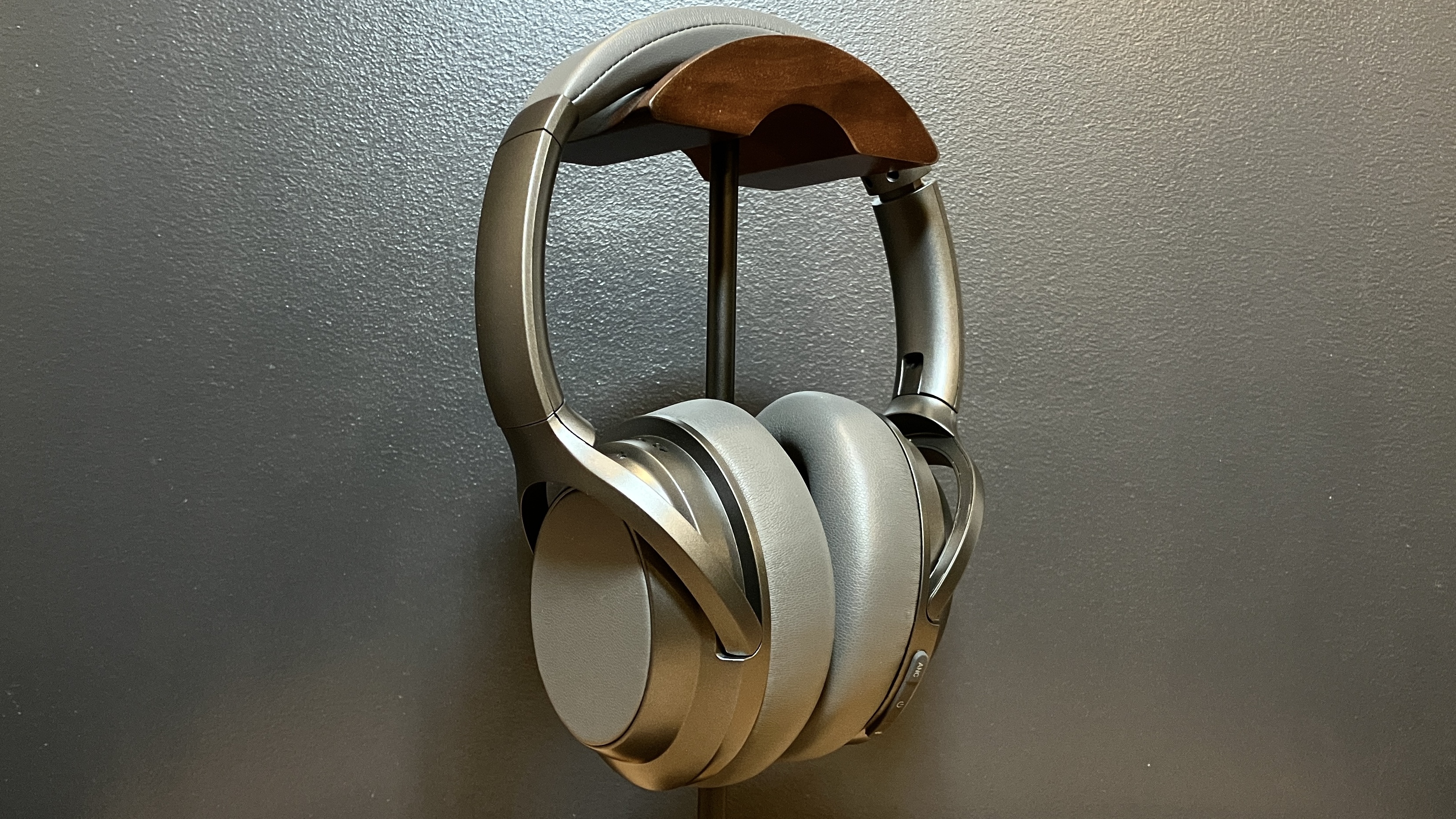 Monoprice BT-600 ANC headphones