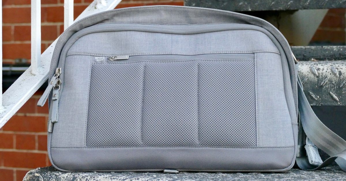 Moshi Tego Sling Pack Messenger Bag