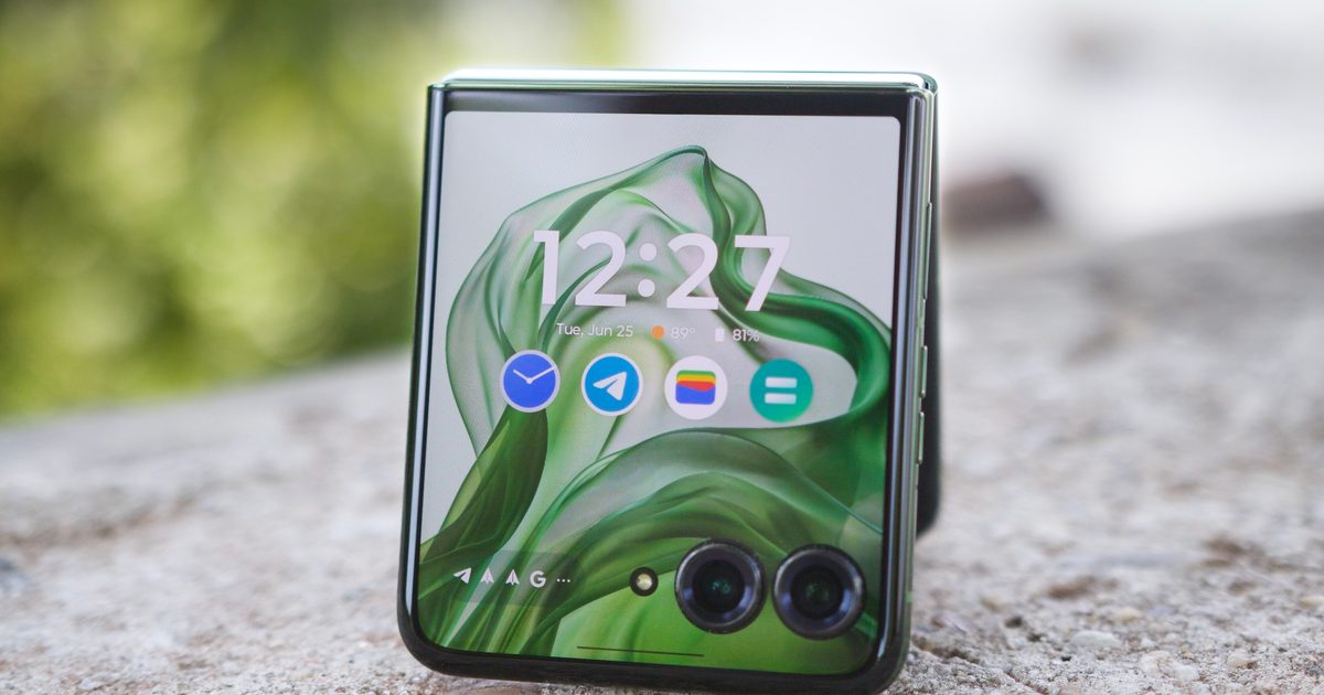 Motorola Razr Plus 2024