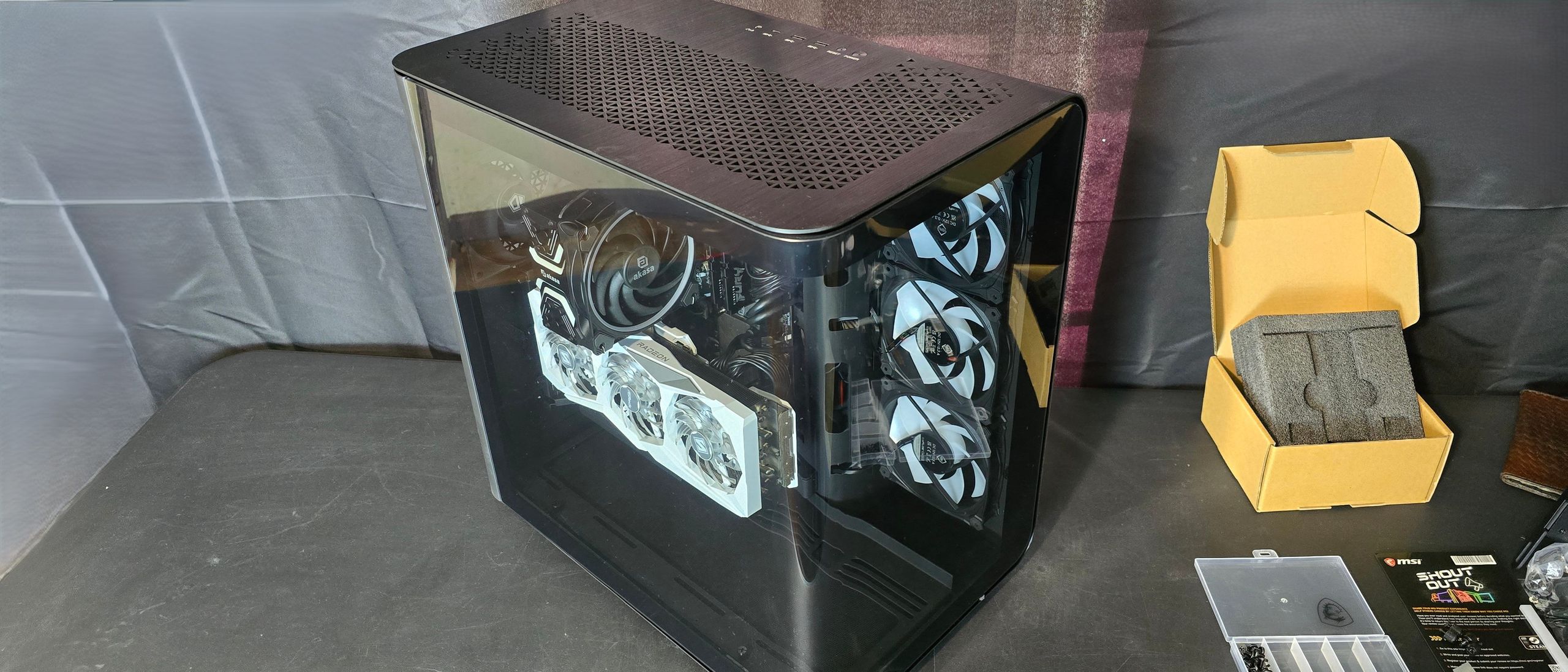 MSI Meg Maestro 700L Pz