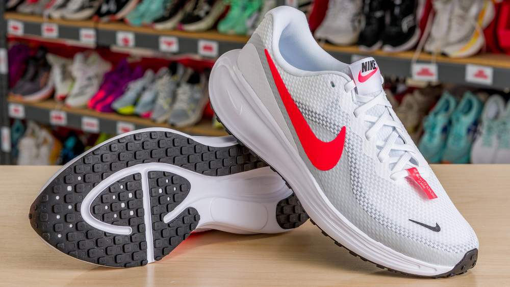 Nike Revolution 8