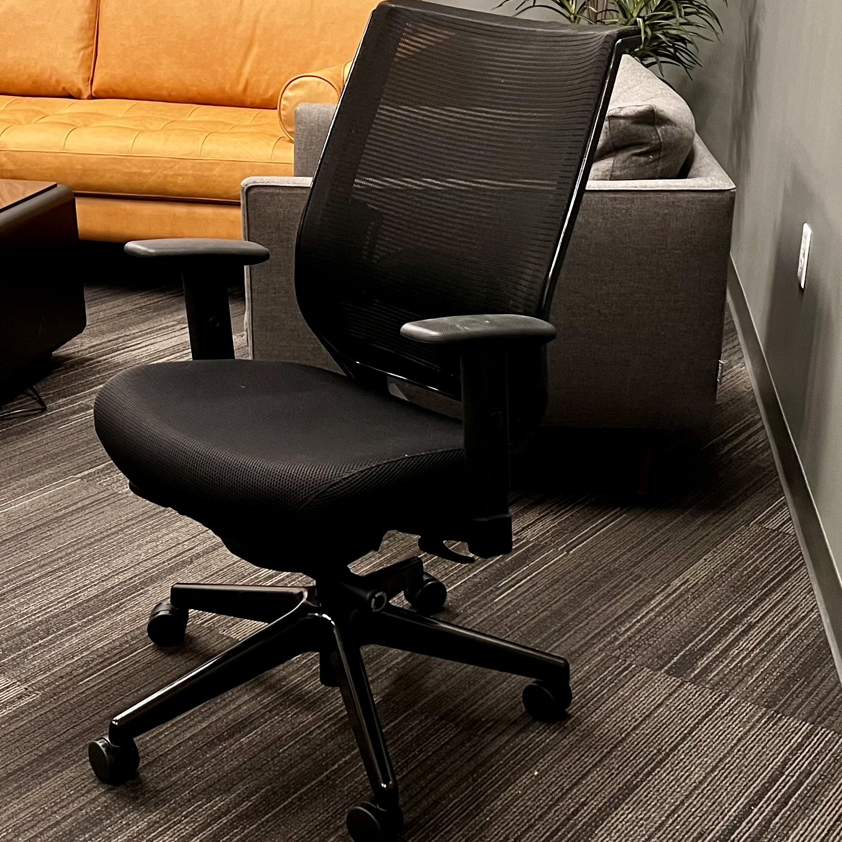 Oak Hollow Reina Office Chair