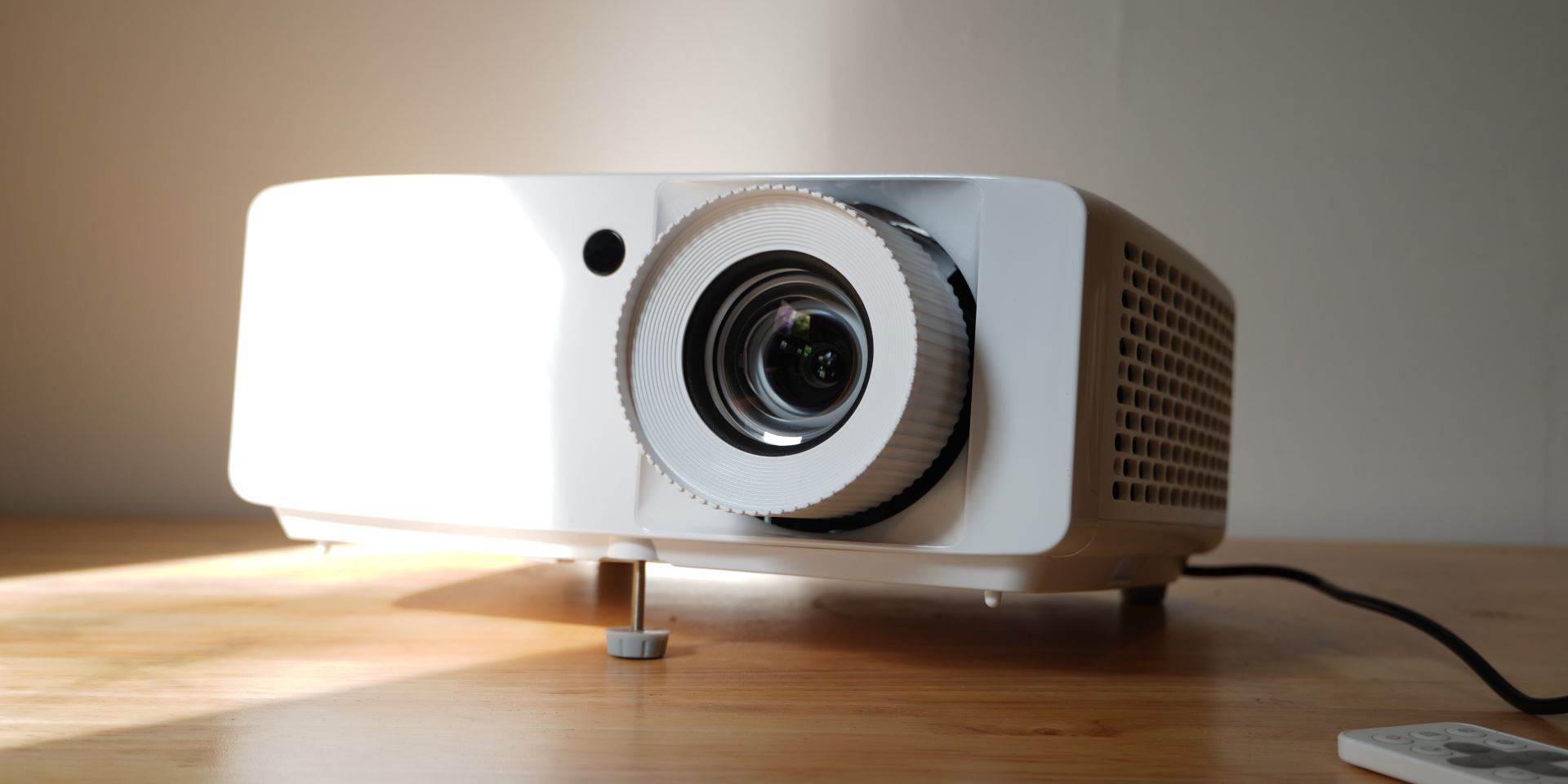 Optoma UHZ66