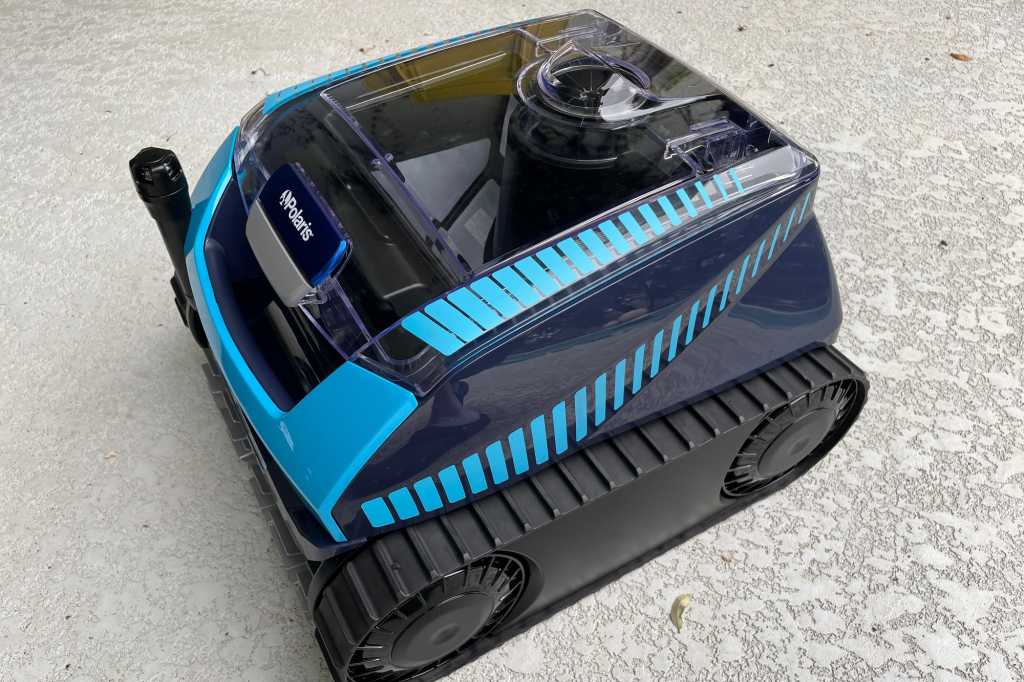 Polaris Freedom Plus Cordless Robotic Pool Cleaner