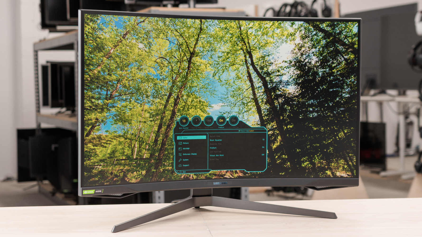 Samsung Odyssey G7 C32G75T