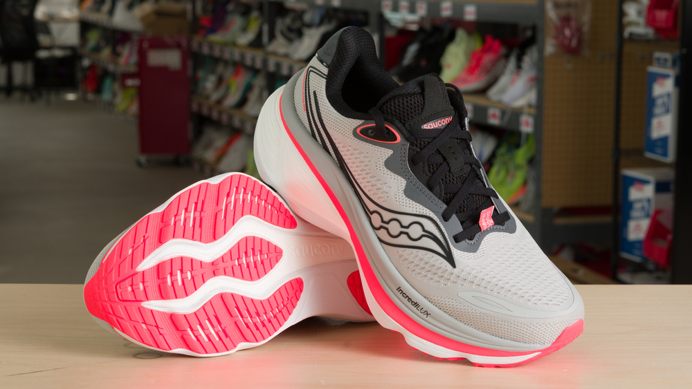 Saucony Hurricane 26
