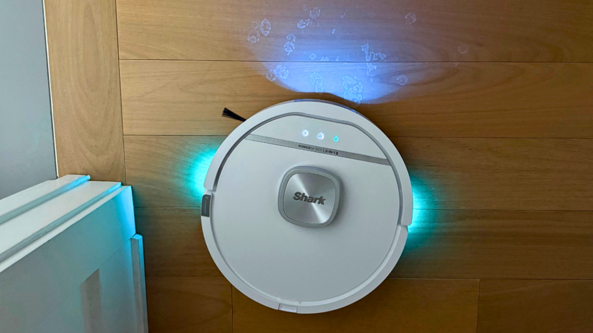 Shark PowerDetect UV Reveal 2-in-1 robot vacuum