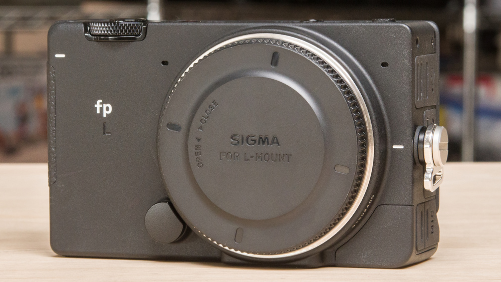 Sigma fp L