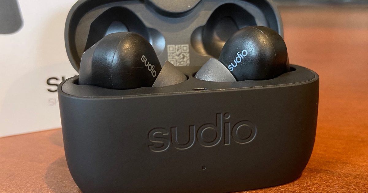 Sudio E2 earbuds
