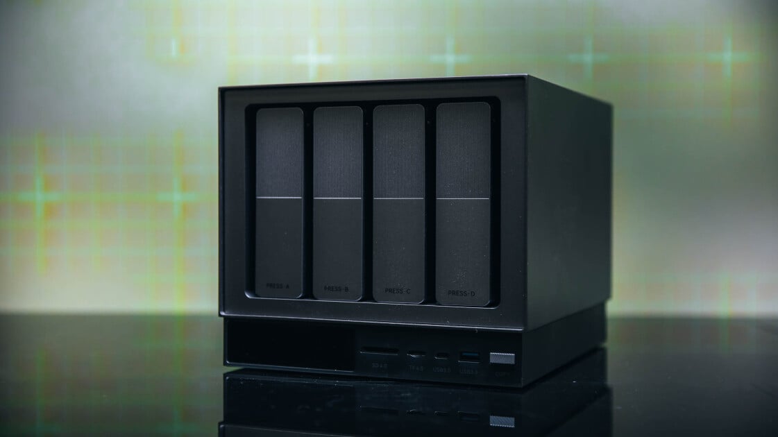 Zettlab D4 AI NAS